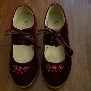 Joyfolie burgundy velvet girls heels.
